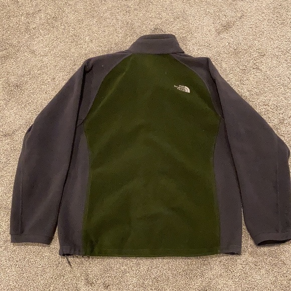 Men’s North Face green fleece. Size Large - Picture 3 of 3